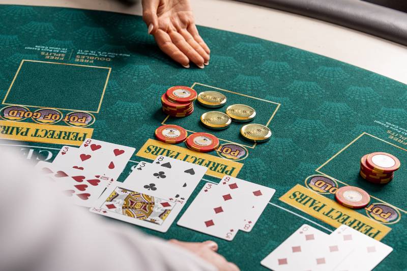 Chơi các biến thể Blackjack